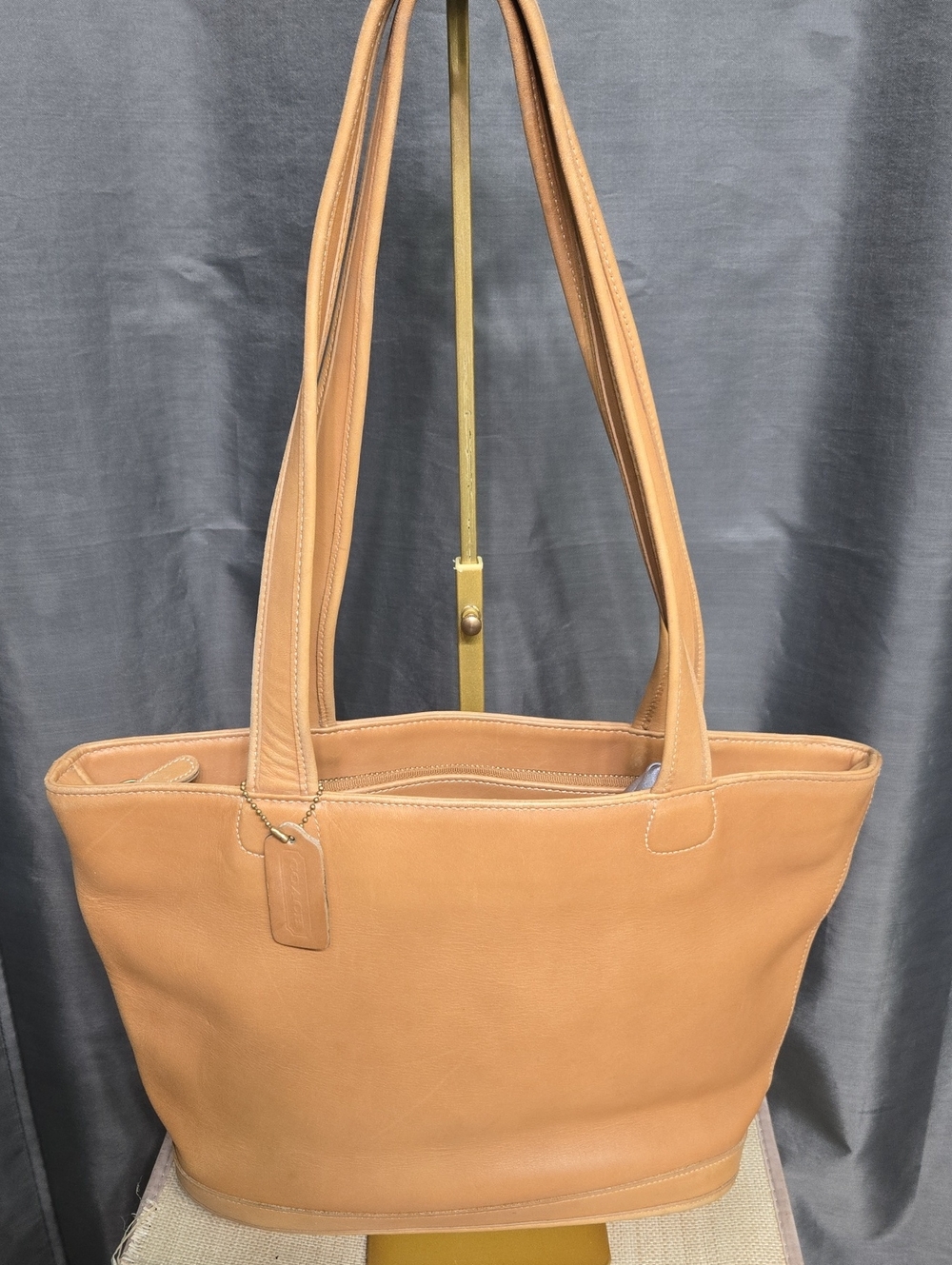 Coach Vintage 1998 Leather Tote in Caramel Tan with COA